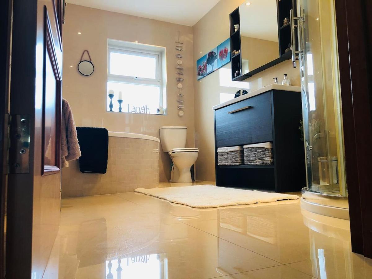 Connemara. 3 Bedroom, 8 Bed, Holiday Home Galway Luaran gambar