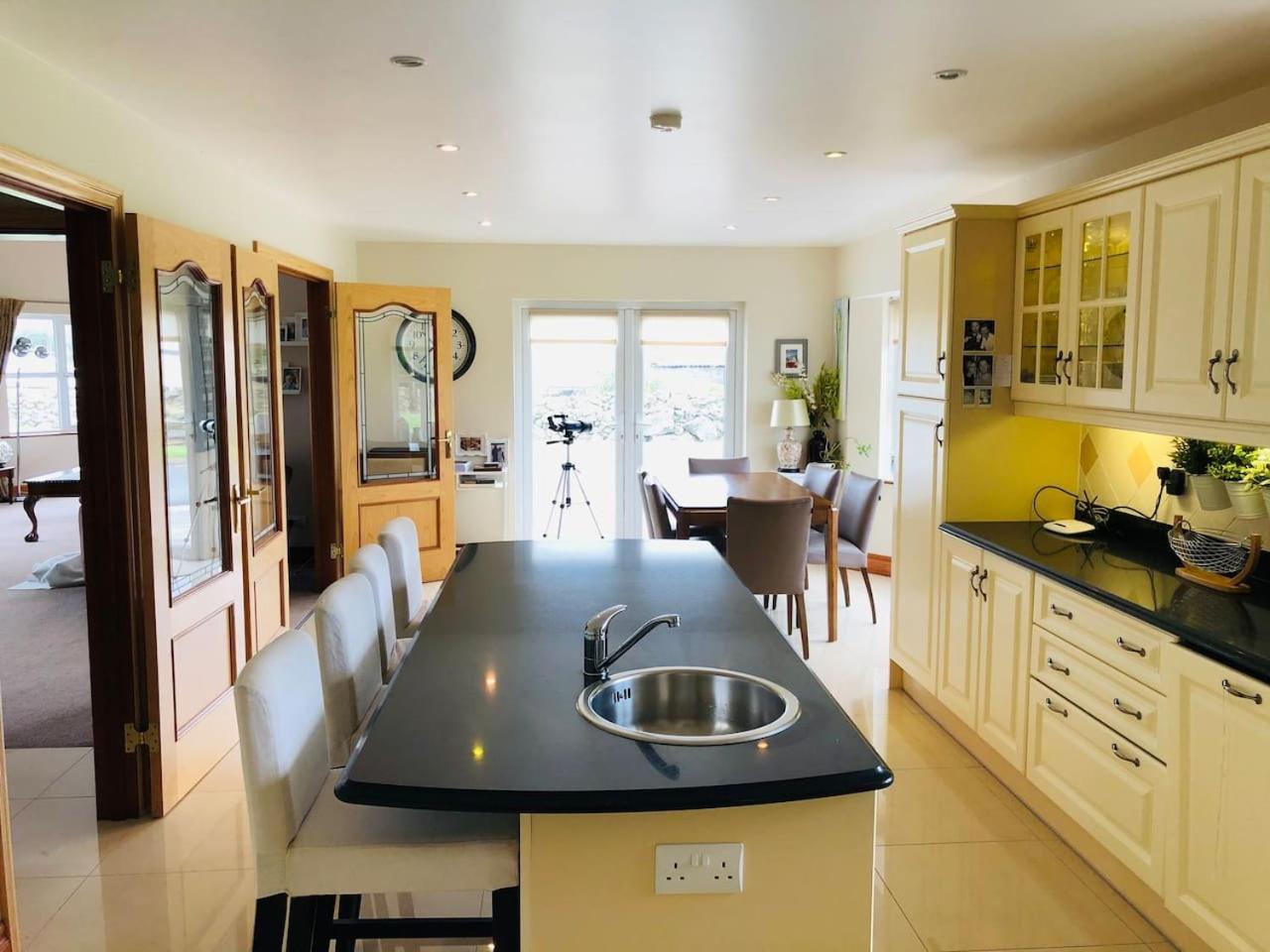 Connemara. 3 Bedroom, 8 Bed, Holiday Home Galway Luaran gambar