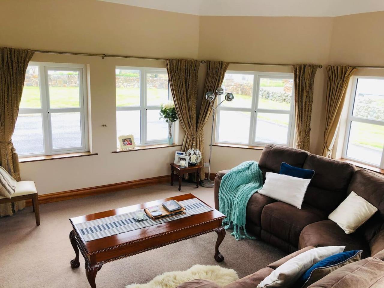 Connemara. 3 Bedroom, 8 Bed, Holiday Home Galway Luaran gambar
